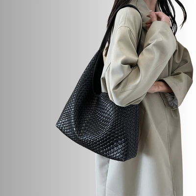 Livia™ – Vävd axelväska med tidlös elegans