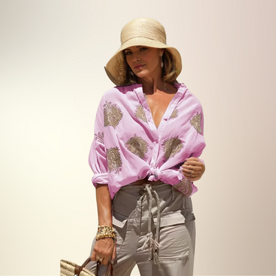 Simone™ – Bohemisk blus med broderad ryggdetalj