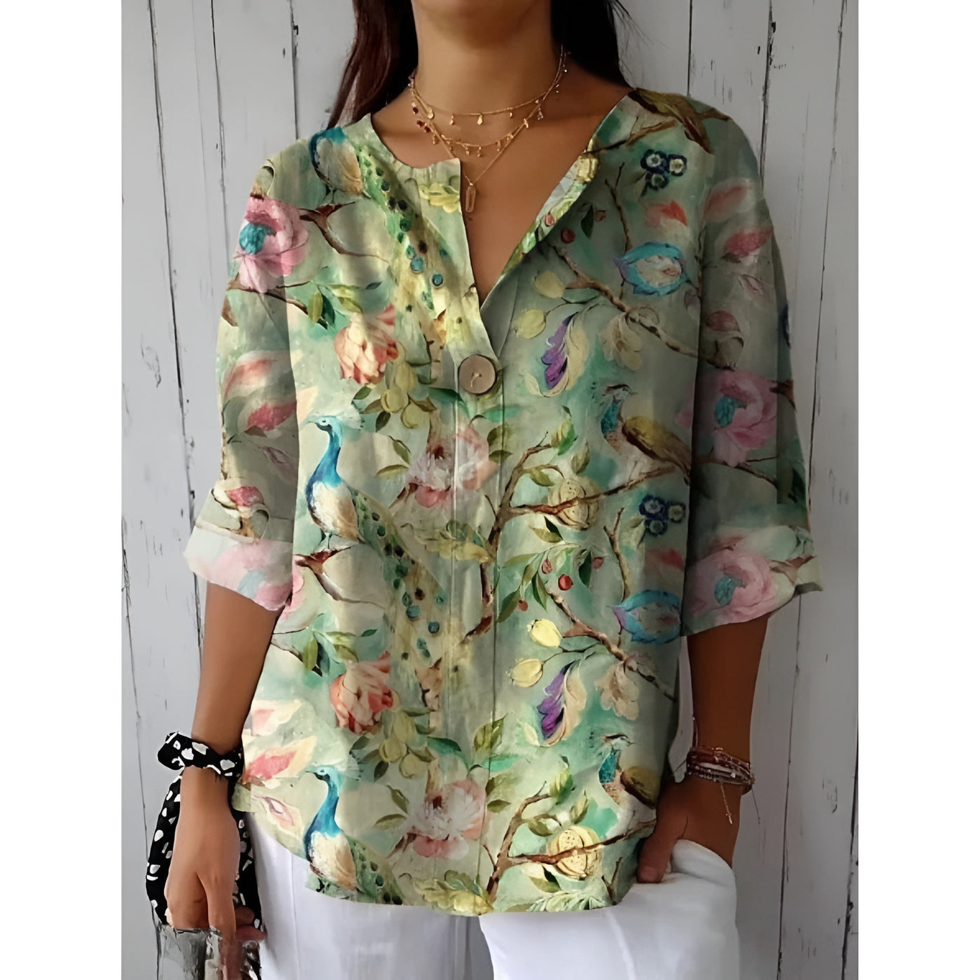 Arlene™ – Blommig blus med själ och elegans