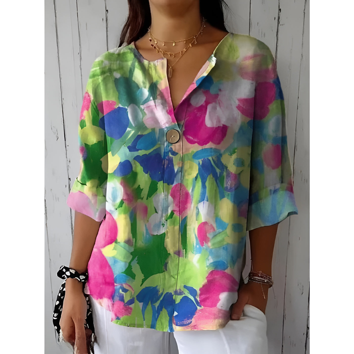 Arlene™ – Blommig blus med själ och elegans