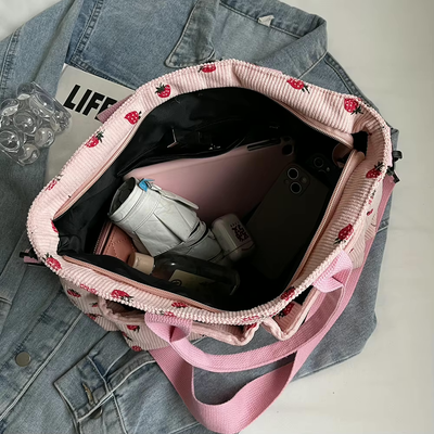 Strawberry Tote™ – Den sötaste väskan med oväntad funktion