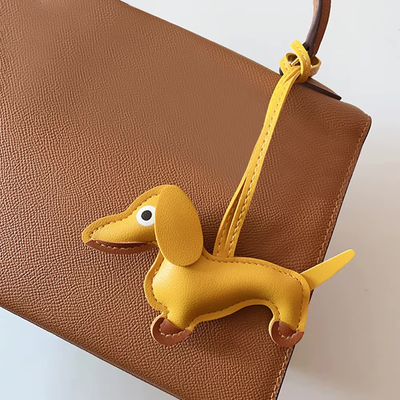 Teckel Leather™ – Väsksmycke