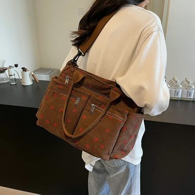Strawberry Tote™ – Den sötaste väskan med oväntad funktion