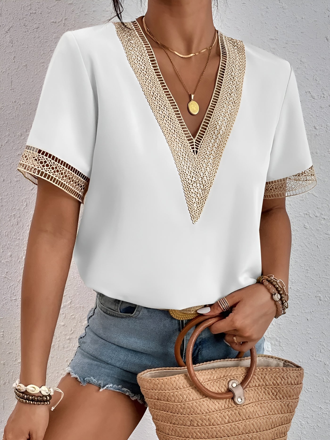 Davina™ – Elegant blus med lyxiga spetsdetaljer