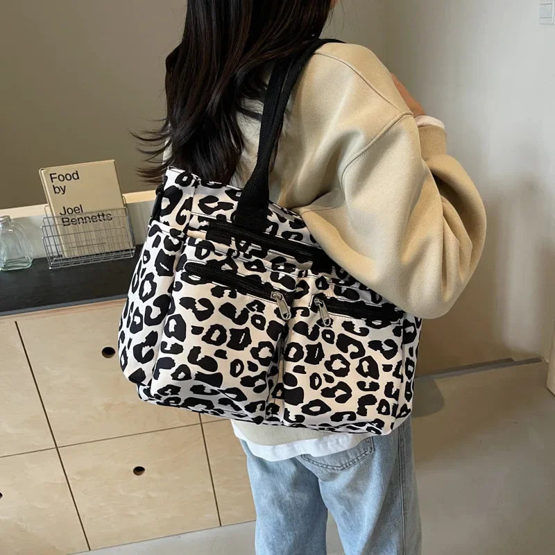 Tessi™ – Axelväska med leopardmönster