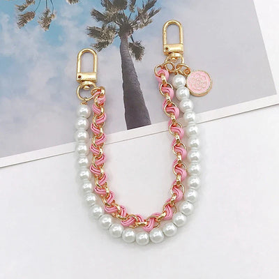 Luxe Pearl Charm Strap™ – Väsk­smycke