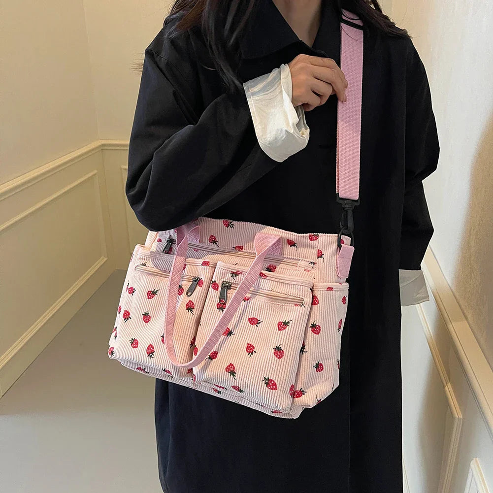 Strawberry Tote™ – Den sötaste väskan med oväntad funktion