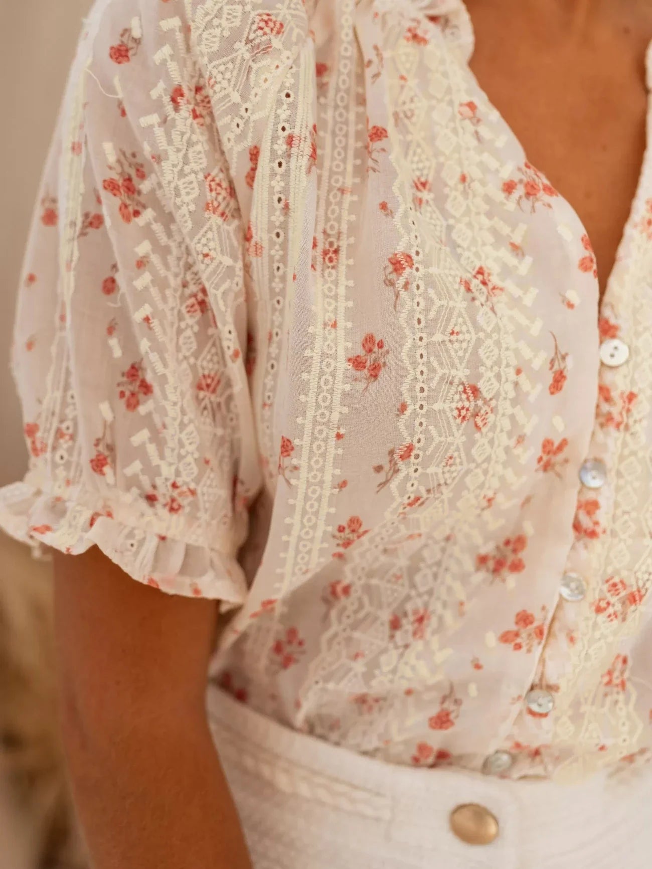 Elina™ – Blommig blus