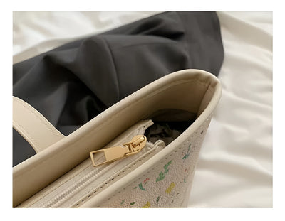 Belle Charme Tote™ – Stilren axelväska med charm och funktion
