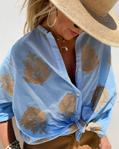 Simone™ – Bohemisk blus med broderad ryggdetalj