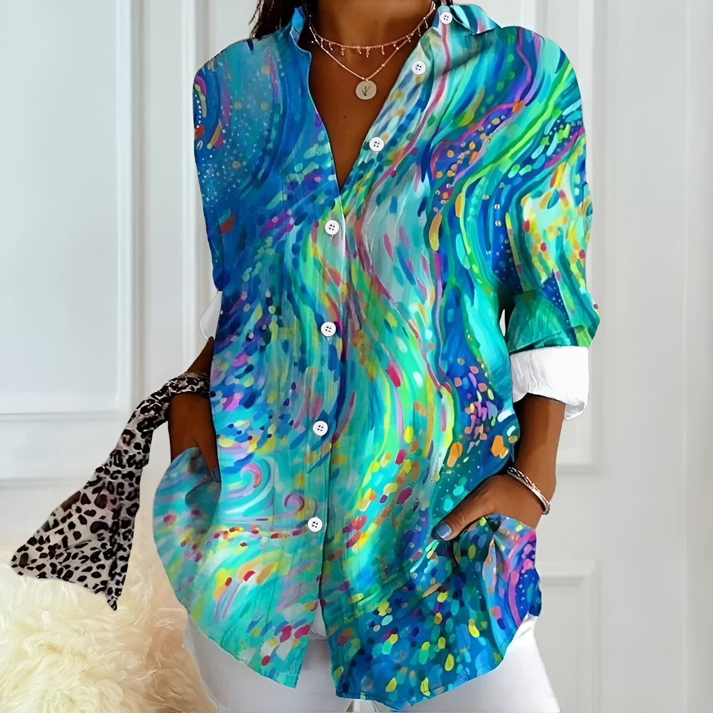 Linea™ – Färgstark blus med själ och stil